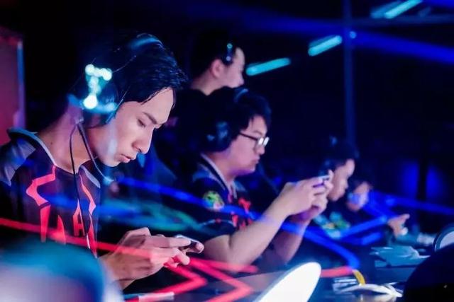 竞技宝JJBapp电竞赛事回顾：战术博弈与团队精神的完美结合(图1)