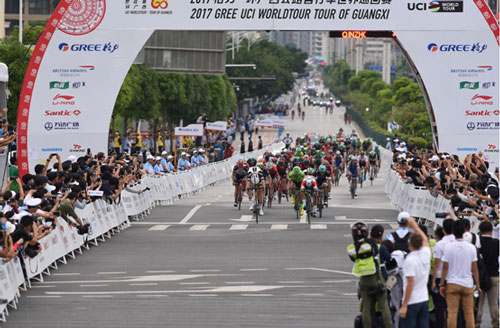 国产手游首届“世界杯”级赛事开启：超30万人报竞技宝JJB平台名3227个战队参与(图1)